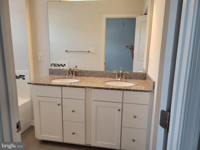 Building Photo - 510 Sapphire Dr