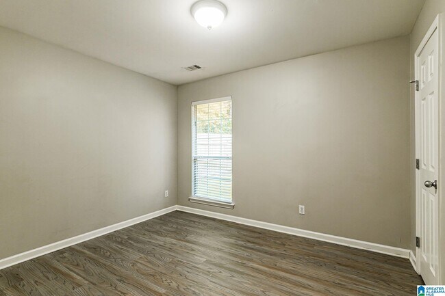 Building Photo - 255 Forest Lakes Dr