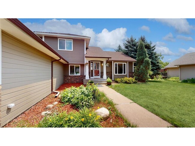 Building Photo - 2079 Woodbridge Way