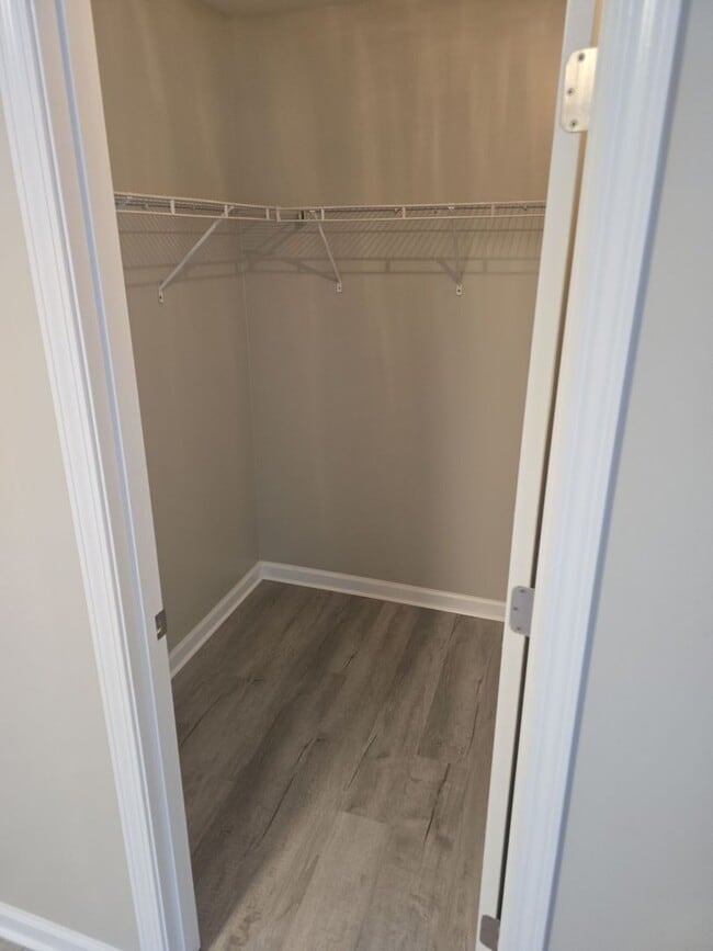 Building Photo - 3 Bed 2 bath house Right off of Rosewood, Walking distance to USC Events and Stadium