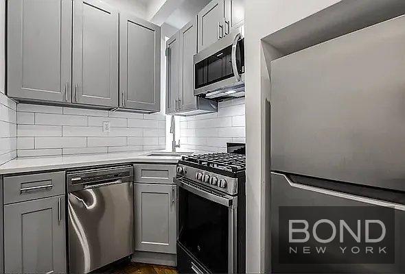 Building Photo - 45 Tiemann Pl
