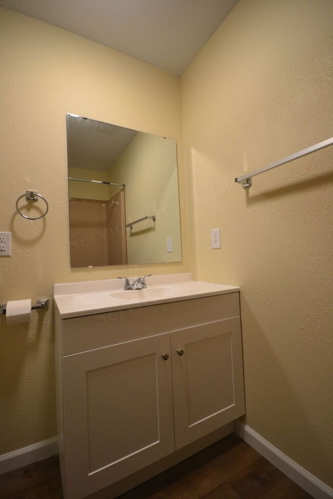 Building Photo - Pike Apartments