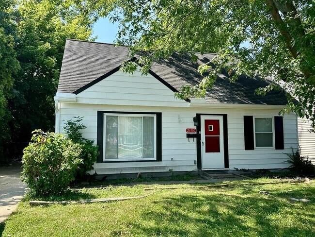 Primary Photo - 26500 Drakefield Ave