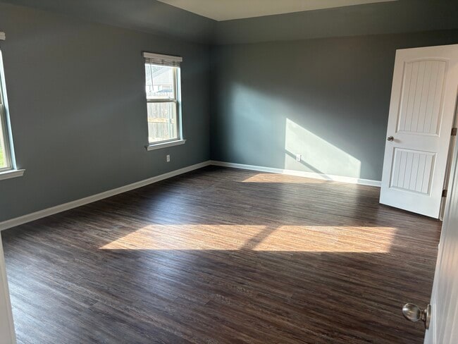 Building Photo - 44019 Covington Ridge Dr