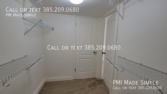 Building Photo - 3042 E Somerset Dr