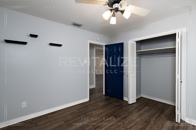 Building Photo - Spacious Brick Home in West Mobile!