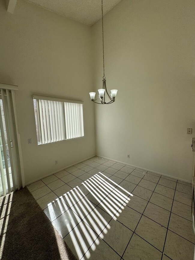 Building Photo - Orchard Lane Condo for Rent near the 101 F...