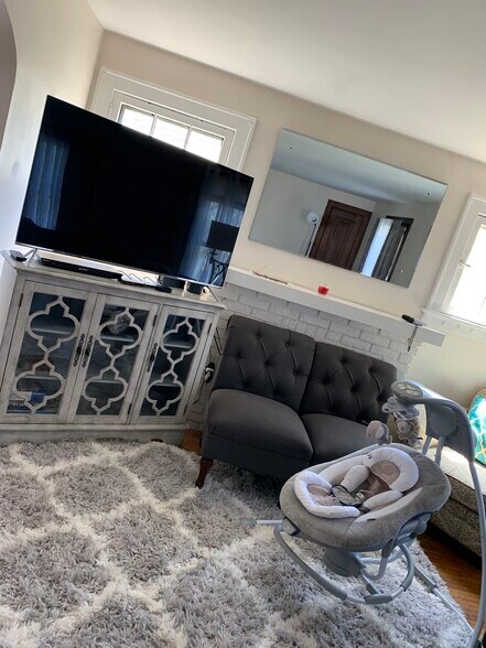 Living Room - 164 Hamilton Dr