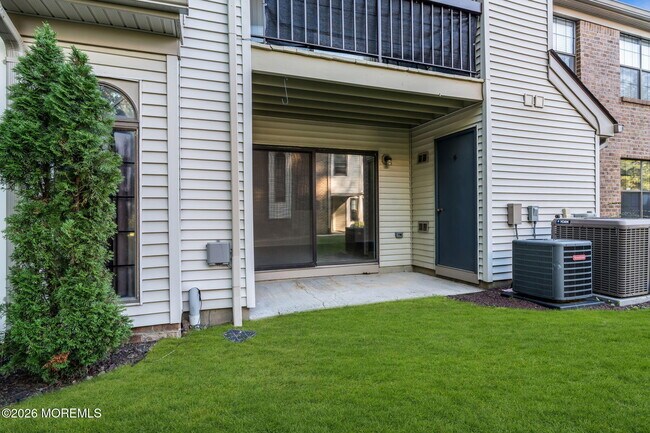 Building Photo - 2101 Bayhead Dr