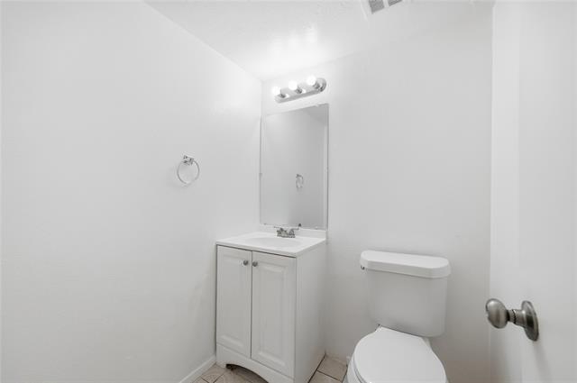 Building Photo - 334 Valley Park Dr