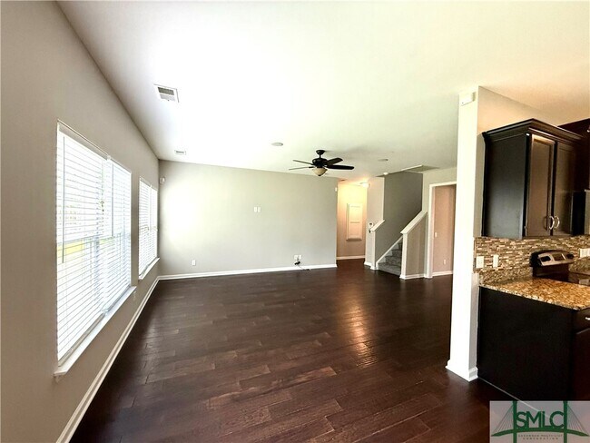 Building Photo - 210 Willow Oak Dr