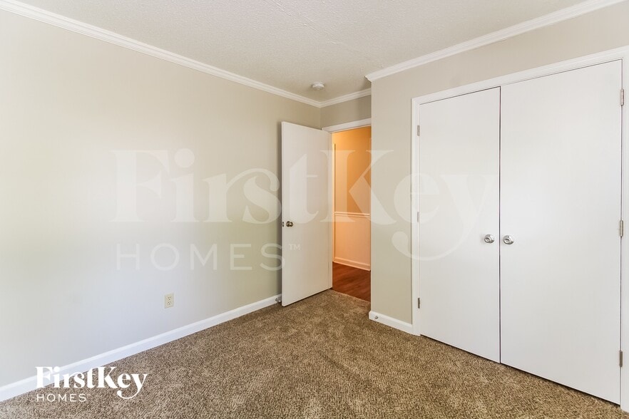 Building Photo - 3007 Amidon Dr
