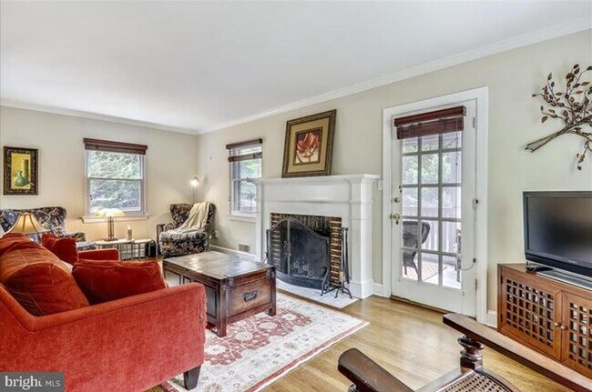 Building Photo - 7407 Wildwood Dr