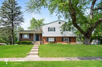 Building Photo - 2512 Grosvenor Dr