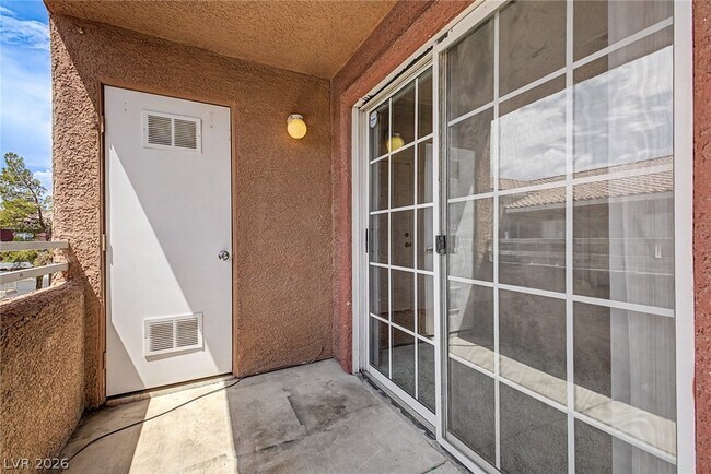 Building Photo - 4730 E Craig Rd