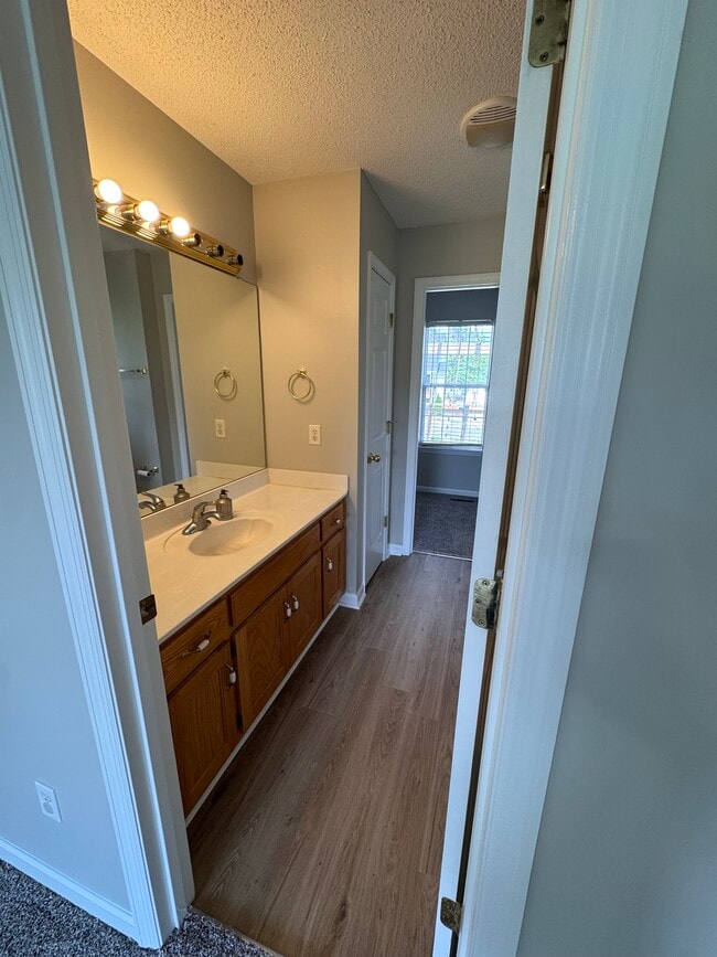 Building Photo - 5708 Sunburst Ct