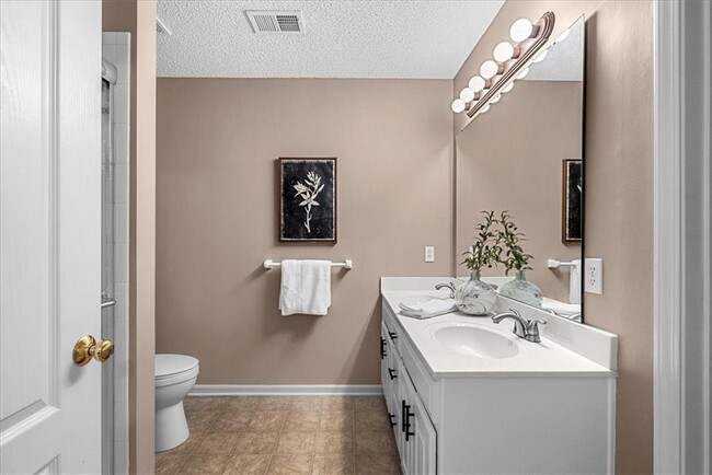 Building Photo - 15557 Floyd St