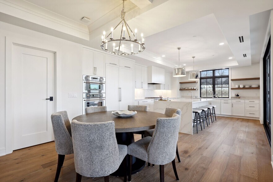 Great spaces for entertaining - 511 2nd St