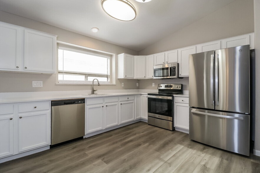 Building Photo - 1257 N 159th Ln