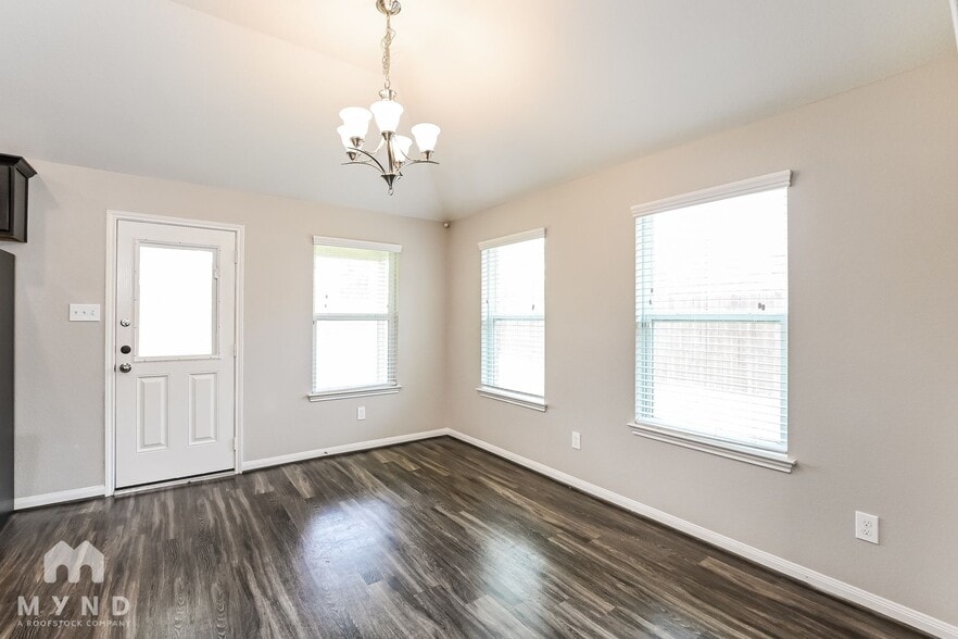 Building Photo - 16658 Bluefin St