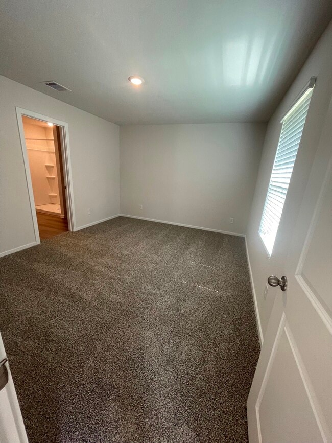 Building Photo - 12164 Lexington Heights Dr