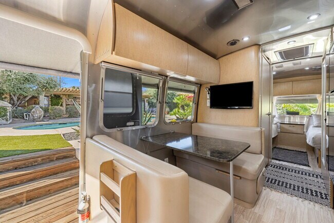 Building Photo - 46310 Shadow Mountain Dr