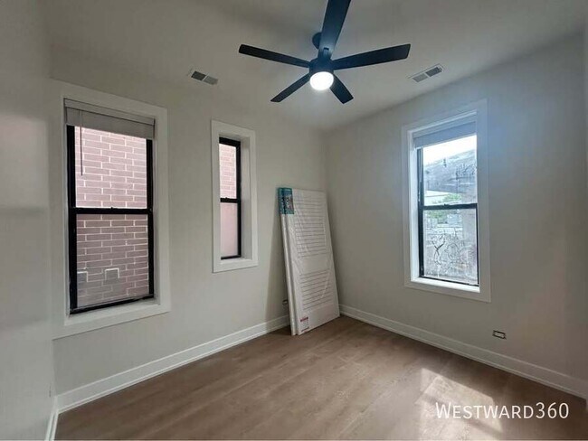 Building Photo - 805 W Weed St