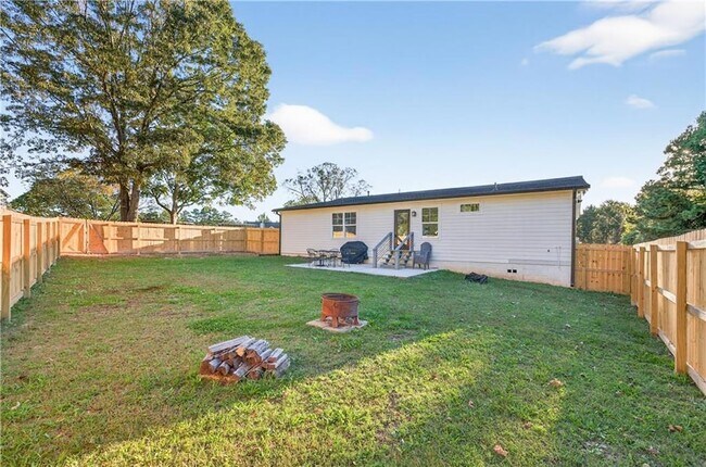 Building Photo - 1324 Ace Mcmillian Rd