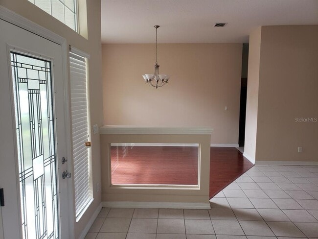 Building Photo - 41 Patchogue Ln