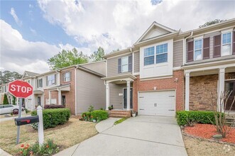 Building Photo - 2705 Maple Park Pl