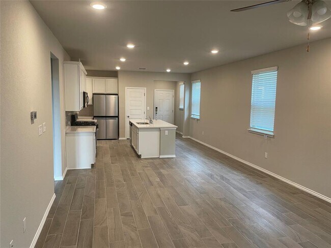 Building Photo - 262 Jaycen Ln
