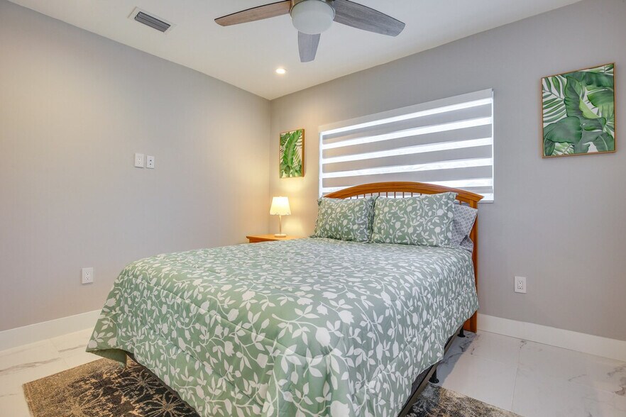 Building Photo - 1371 NW 131st St