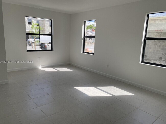Building Photo - 10100 SW 228th Ln