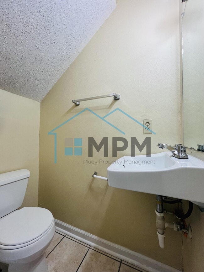 Building Photo - 117 Jennifer Ln