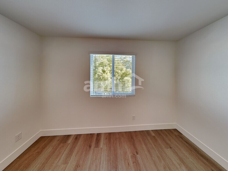 Building Photo - 5860 Fly Fisher St