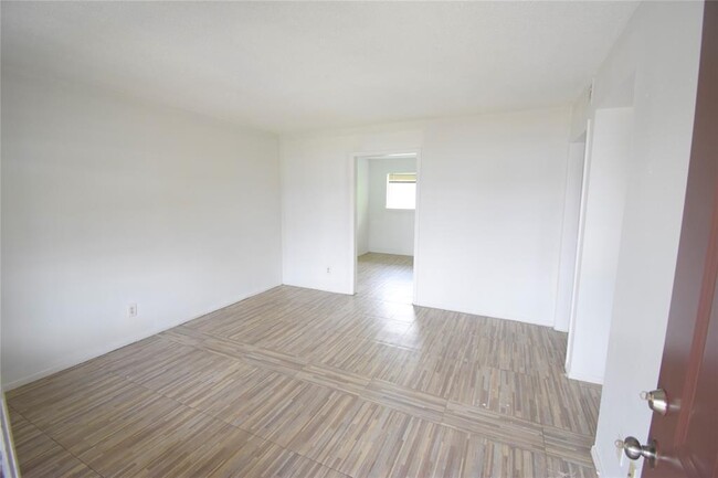 Building Photo - 4353 Brinkley St