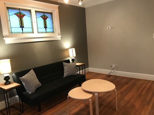 Building Photo - Beautiful Renovated Home near Sublette Park