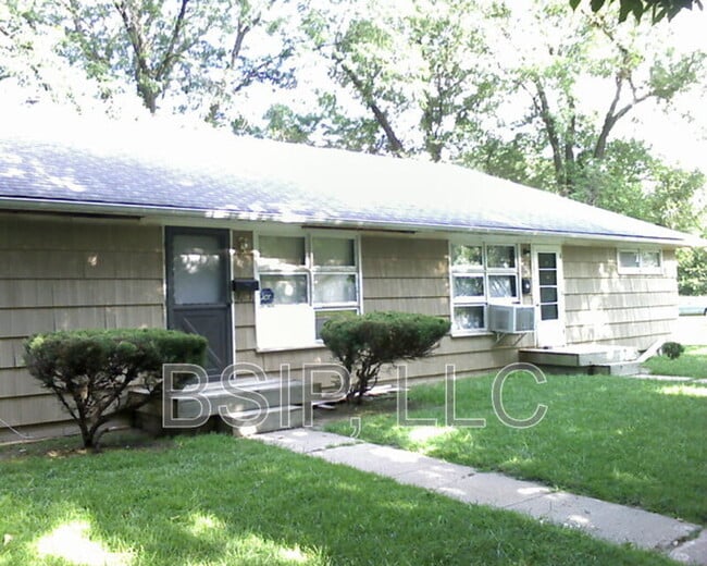 Building Photo - 502 NE Freeman Ave