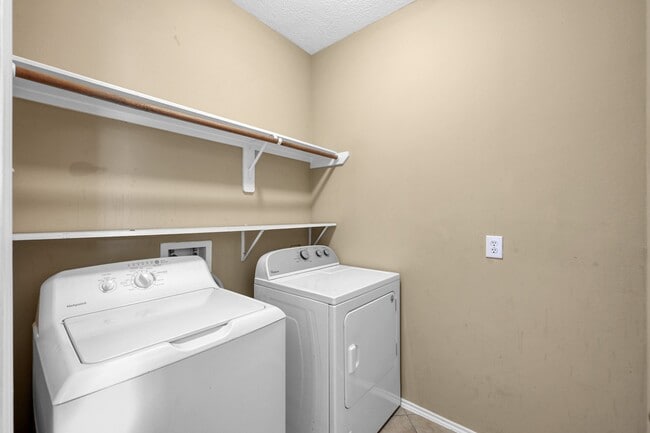 Building Photo - 952 Crannog Way
