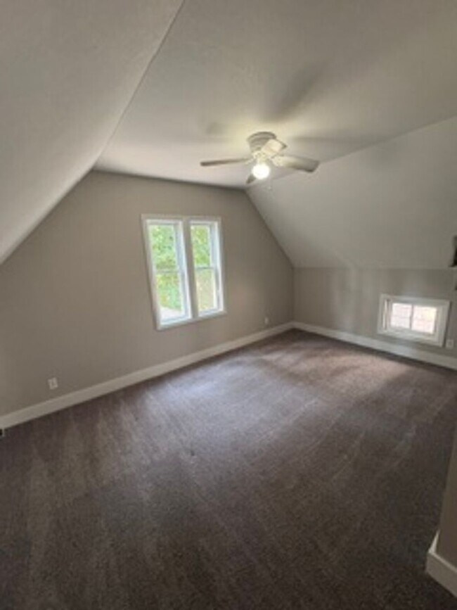 Building Photo - 4 bedroom single family home in Peoria for Rent