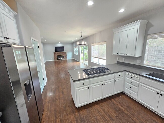 Building Photo - 795 Avante Pl