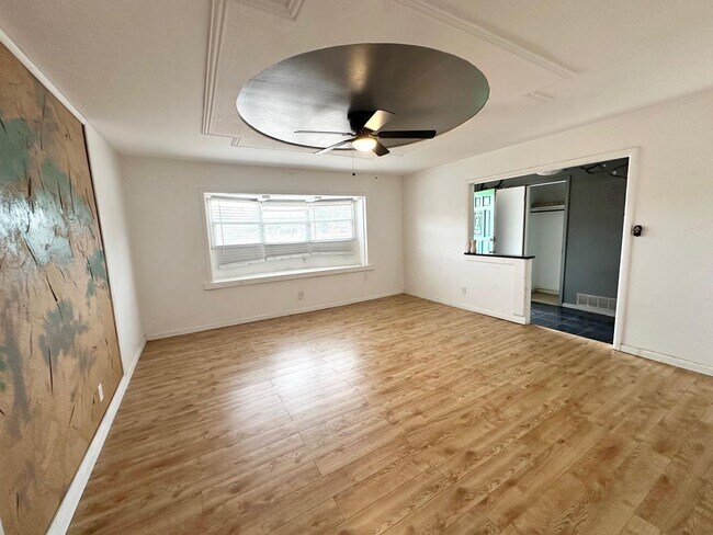 Building Photo - 3 Bedroom 2 Bathroom Ready to Rent