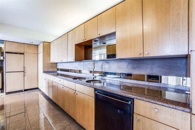 Building Photo - 6211 W Northwest Hwy