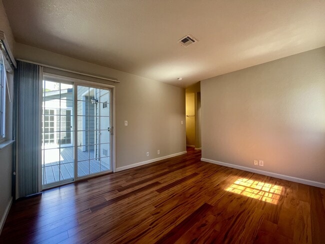 Building Photo - 480 Canyon Oaks Dr
