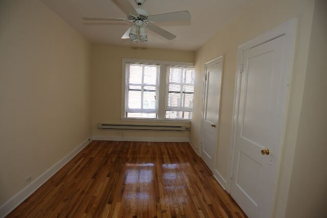 Building Photo - 544 W Wellington Ave