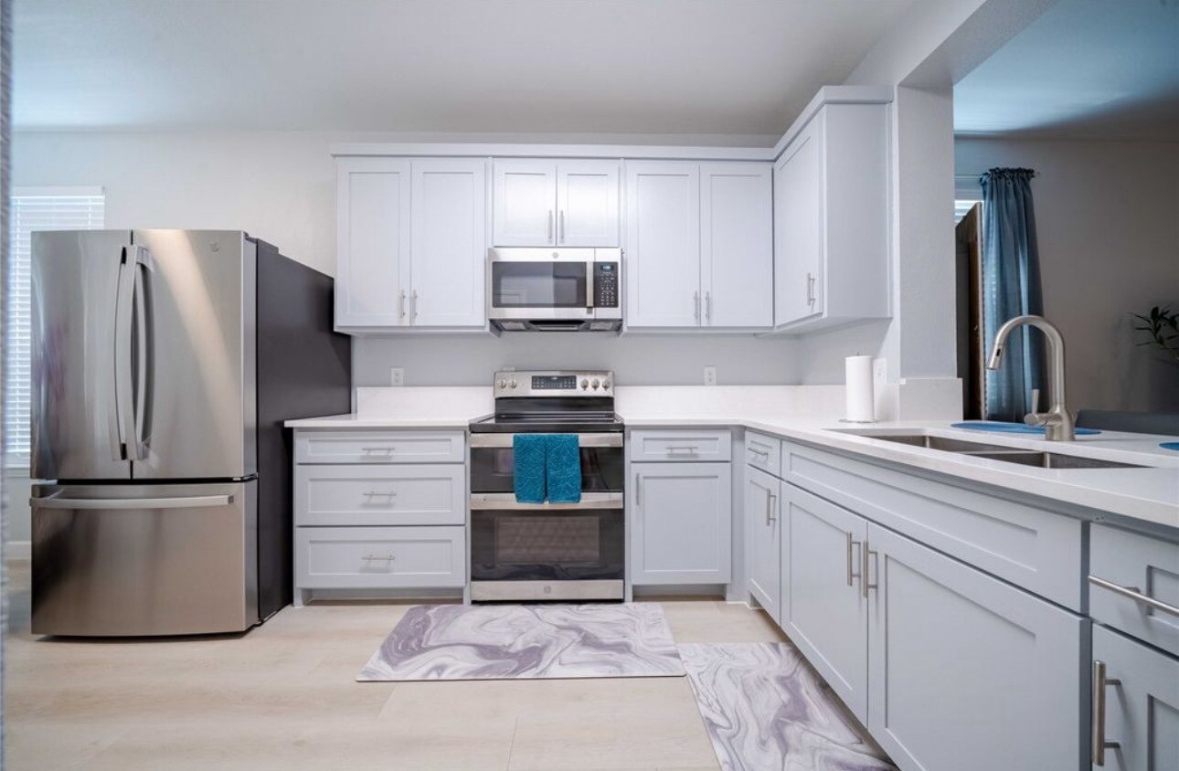 Building Photo - 2368 San Jacinto Dr
