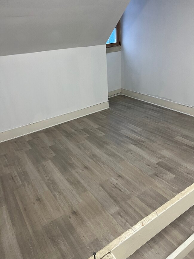 Building Photo - 309 E Mahanoy St