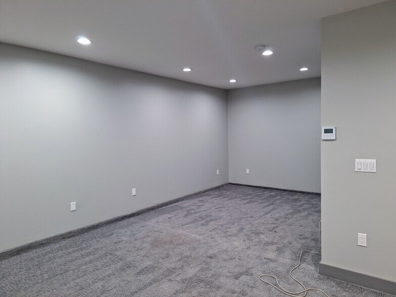 Building Photo - 6216 Paseo Canyon Dr