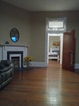 Building Photo - 1116 Main St