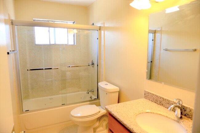 Building Photo - 3817 Starview Dr